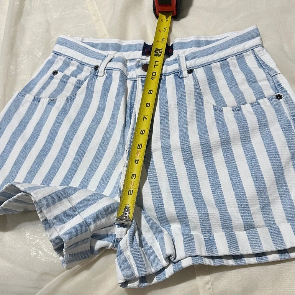 Chic Striped Jean Shorts in Blue and White